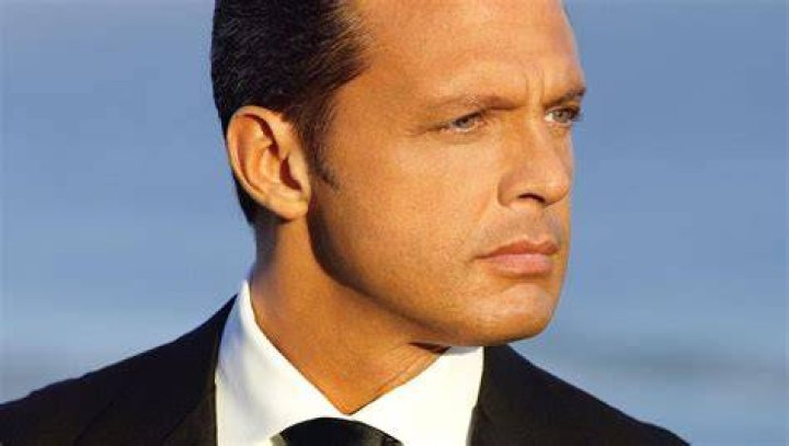 9/17 10 essential Luis Miguel songs, playing Phoenix