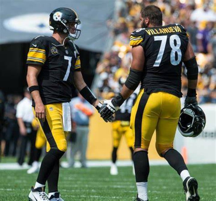 Alejandro Villanueva Had a Good Reason for Breaking Ranks With Steelers