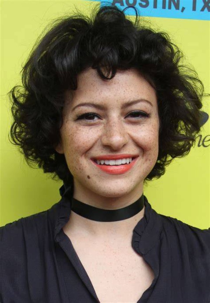 Alia Shawkat (Actress) Wiki, Bio, Age, Height, Weight, Boyfriend, Net