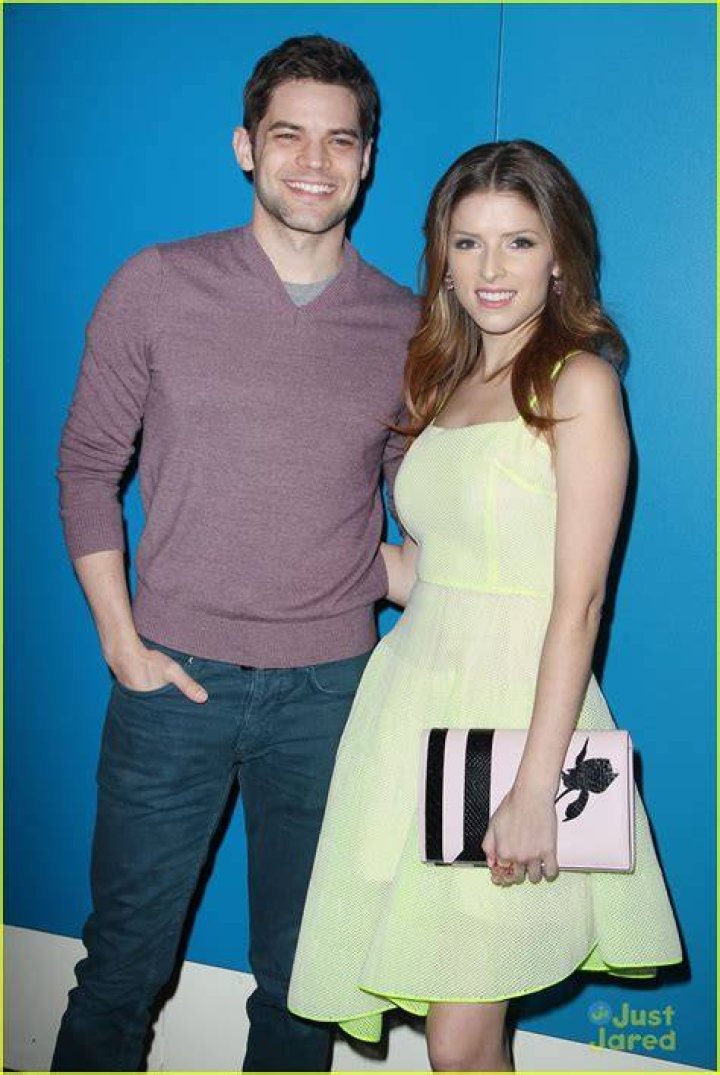 Anna Kendrick & Jeremy Jordan 'Last Five Years' Wedding Kisses