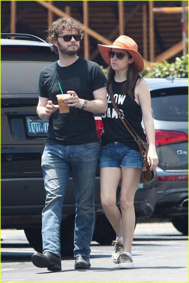 Anna Kendrick Steps Out With Boyfriend Ben Richardson in Hawaii &mdash; See