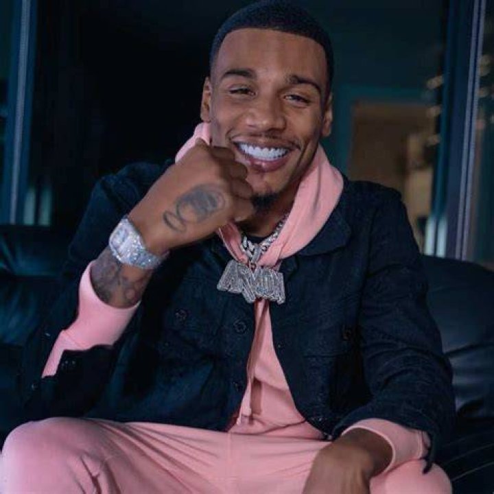 Armon Warren biography, age, net worth, siblings, girlfriend, family