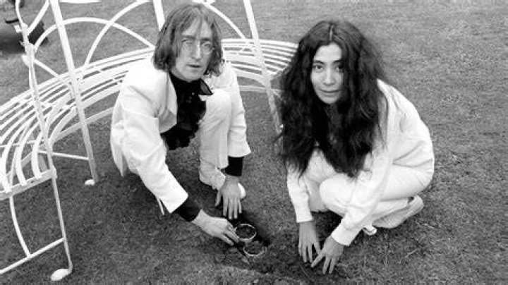 Artist Yoko Ono with her husband Tony Cox and their daughter Kyoko Chan