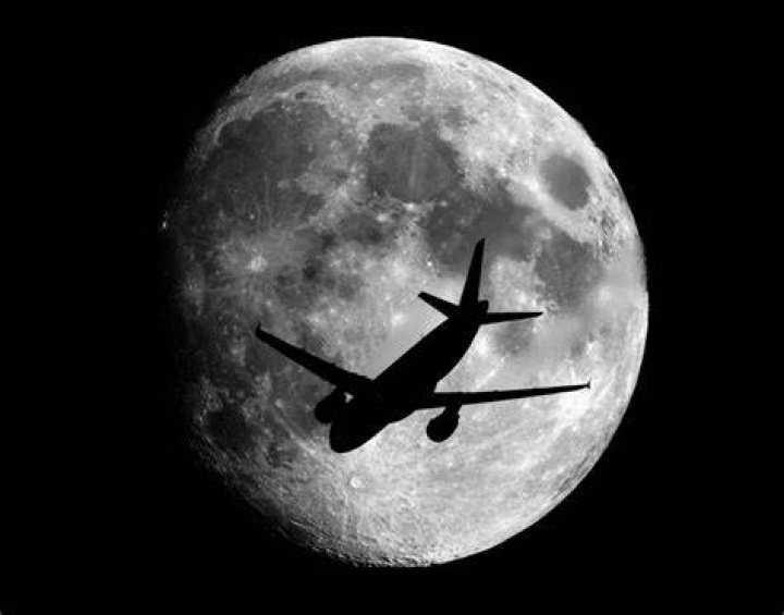 Astrophoto Plane Pwns the Moon Universe Today
