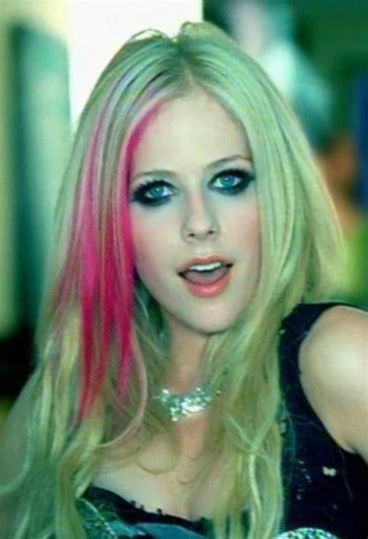 Avril Lavigne Hot Pictures, Photo Gallery & Wallpapers Avril Lavigne