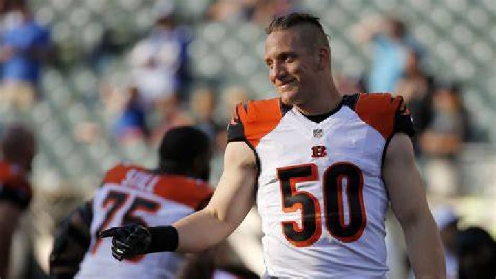 Bengals release LB A.J. Hawk