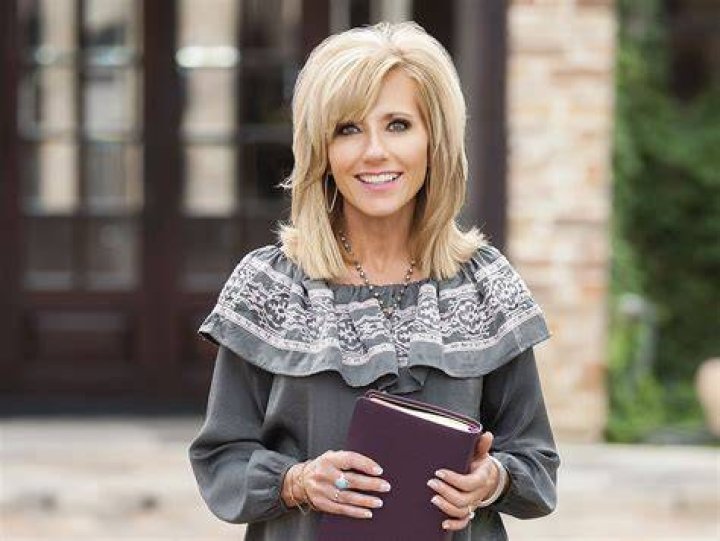 Beth Moore announces departure from Lifeway; Currence to be nominated