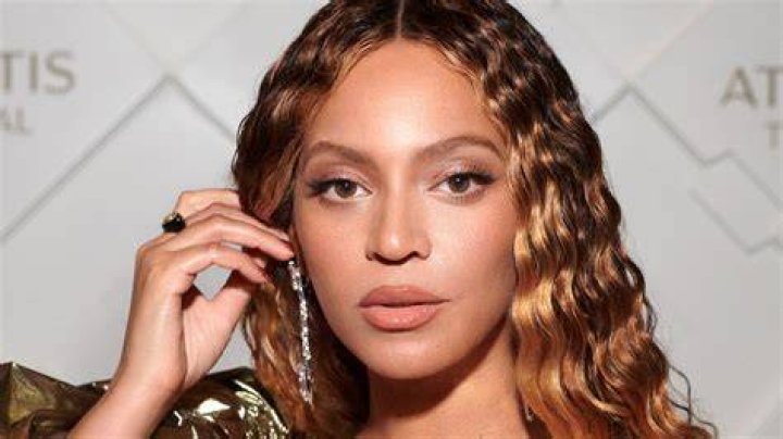Beyoncé Wore 13 False Lashes for Her First Concert In Years — See