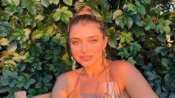Bikini izi ortaya &ccedil;ıktı! D&uuml;şt&uuml; d&uuml;şecek