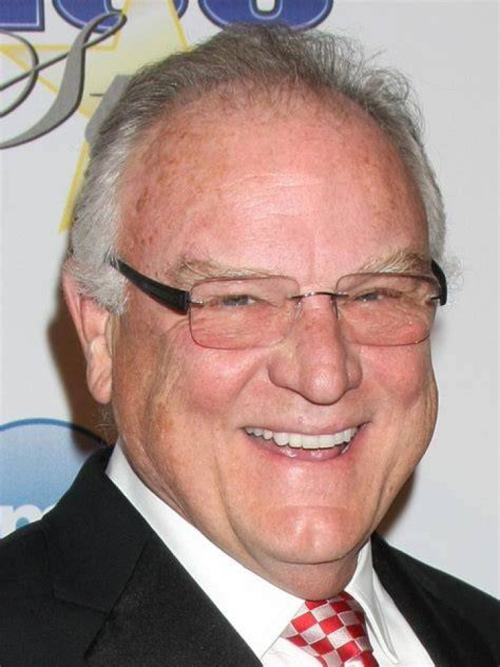 Bill Smitrovich Biography, Height & Life Story Super Stars Bio