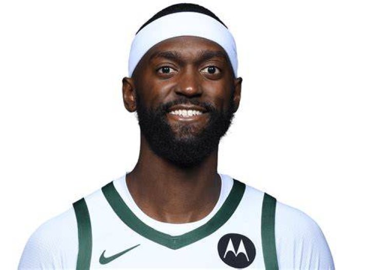 Bobby Portis Jr. gets ejected from the game vs. the Indiana Pacers for
