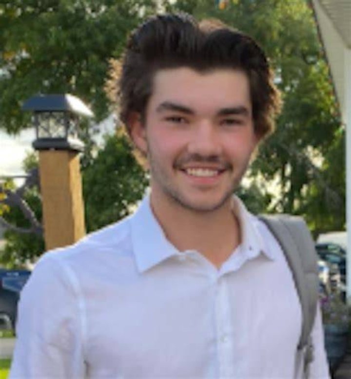 Brady Grasdal Obituary Saying Goodbye to a Ice Hockey Player ENGLISH