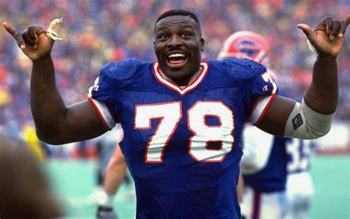 Bruce Smith biography, stats, career, net worth Metro League