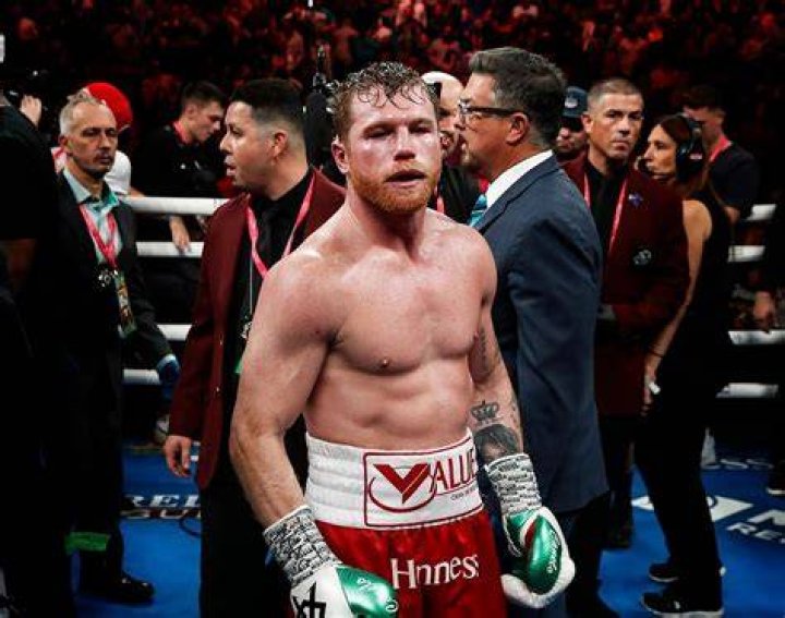 Canelo Alvarez&rsquo;s stunning Mexican wife Fernanda Gomez is doting mum to