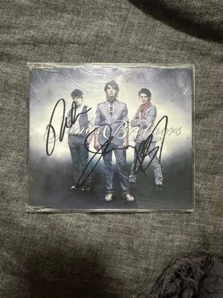 CD SIGN&Eacute; Kevin Joe Nick Jonas Brothers Disney Jonas L.A. PSA/ADN