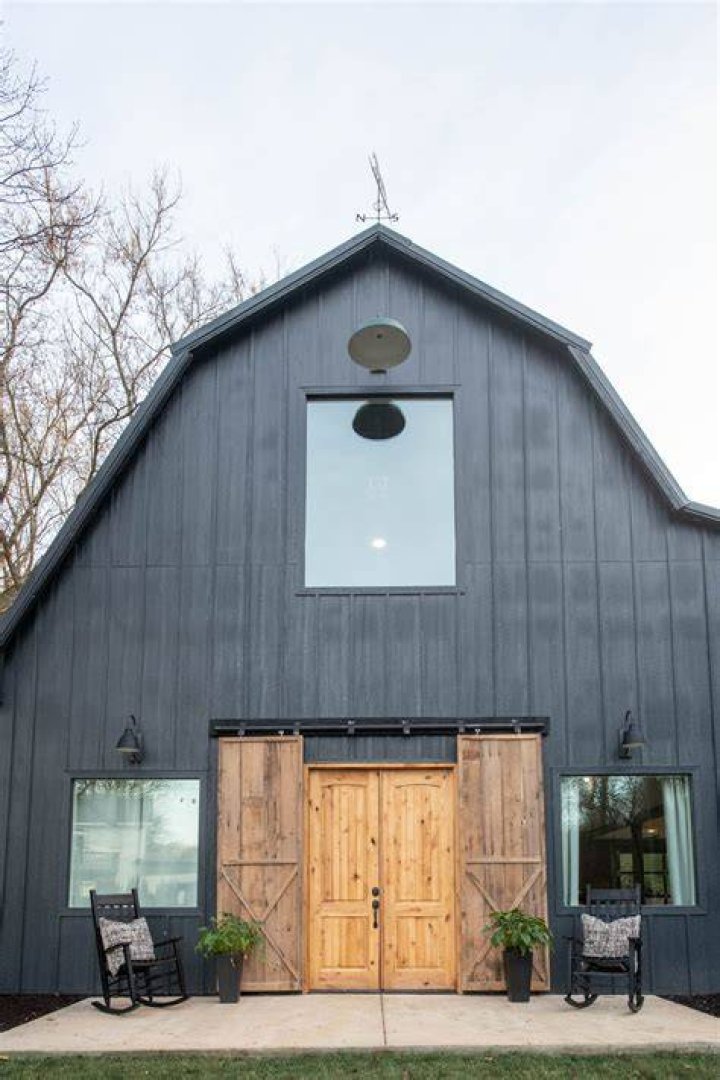 CenturyOld Barn Turned Family Home Season 4 Dave & Jenny Marrs