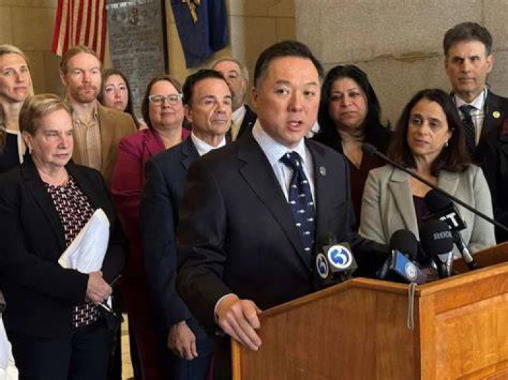 Connecticut officials warn of fentanyllaced marijuana