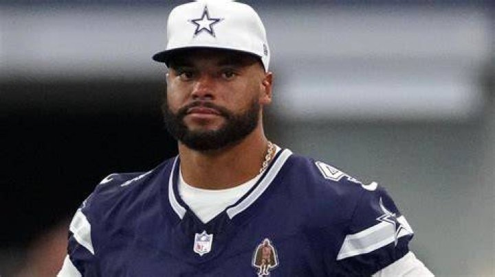 Dak Prescott's girlfriend celebrates 25th birthday on yacht