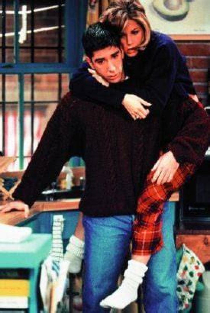 David Schwimmer (Friends) fête ses 50 ans que devientil... Closer