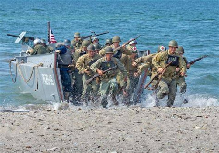 DDay Ohio Hundreds of WWII reenactors recreate 1944 battle along Lake