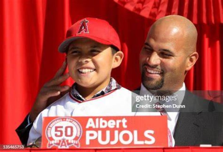 Does Albert Pujols son A.J. Pujols play baseball? |