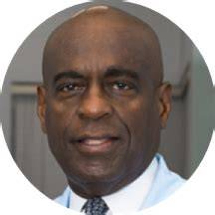 Dr. Reuben Nichols, MD Internal Medicine Doctor Chicago, IL