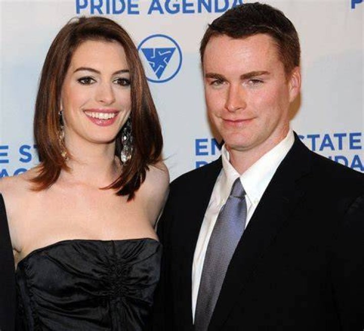 Dreamy Siblings of Golden Globe Stars Celebrity siblings, Famous