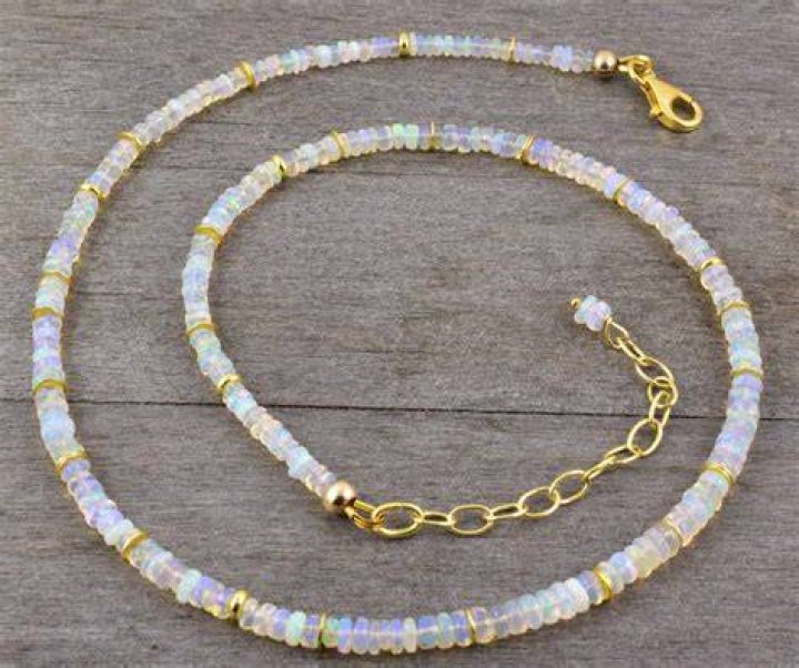 Edles OpalCollier Brombeergr&uuml;n