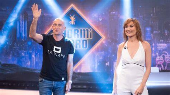 El beso de Luis Zahera y Nathalie Poza en 'El Hormiguero 3.0' tras