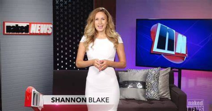 El Templo de On&aacute;n Shannon Blake Naked News