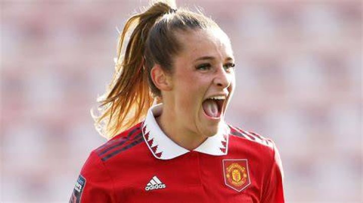 Ella Toone Man Utd Women alltime leading goalscorer signs contract