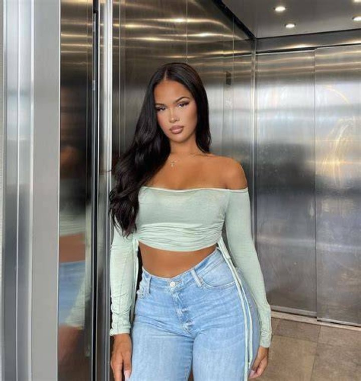 EMMA HALLBERG posted on Instagram &ldquo;fashionnova fit 🖤 it&rsquo;s cool, my