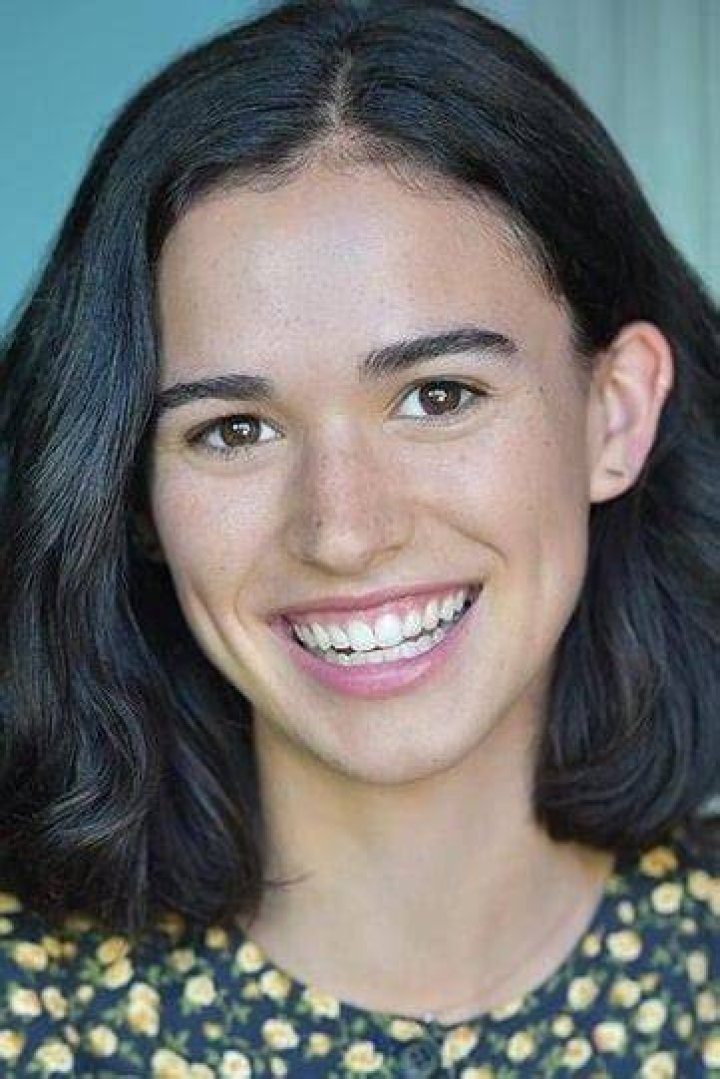 Emma Pasarow Wiki, Biography, Age, Height, Net Worth, Parents, Career