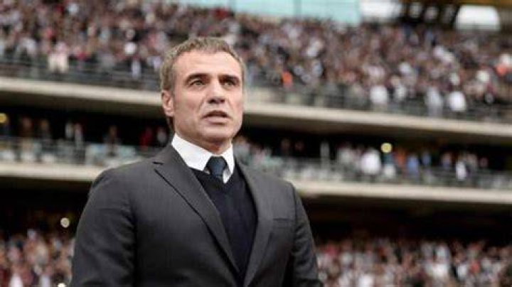 Ersun Yanal'dan Fenerbah&ccedil;e taraftarlarına Siz benim i&ccedil;in her şeysiniz