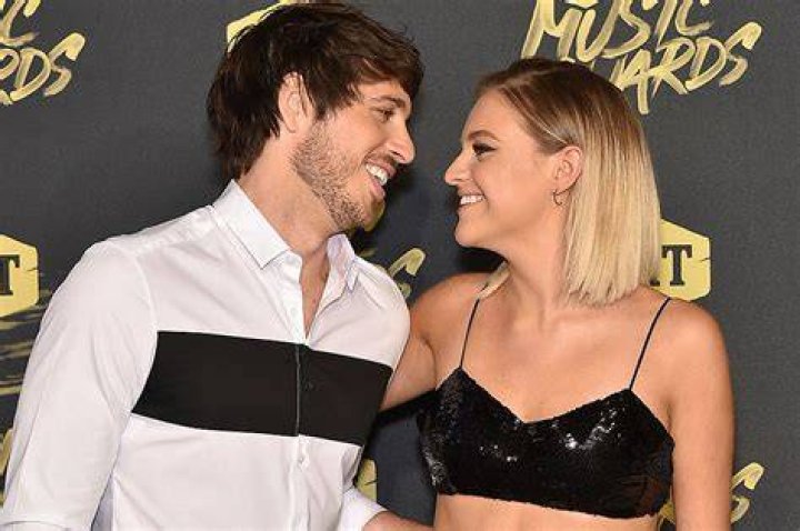 Evans Offers Emotional Thoughts on Kelsea Ballerini Split