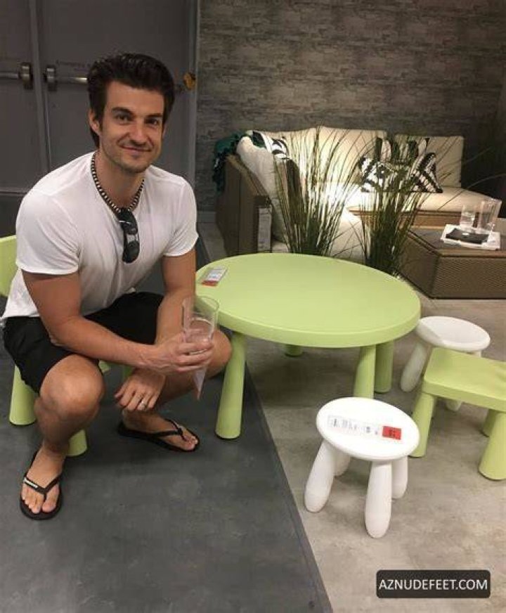 Felix Weso Feet (7 images) men.feet.wiki