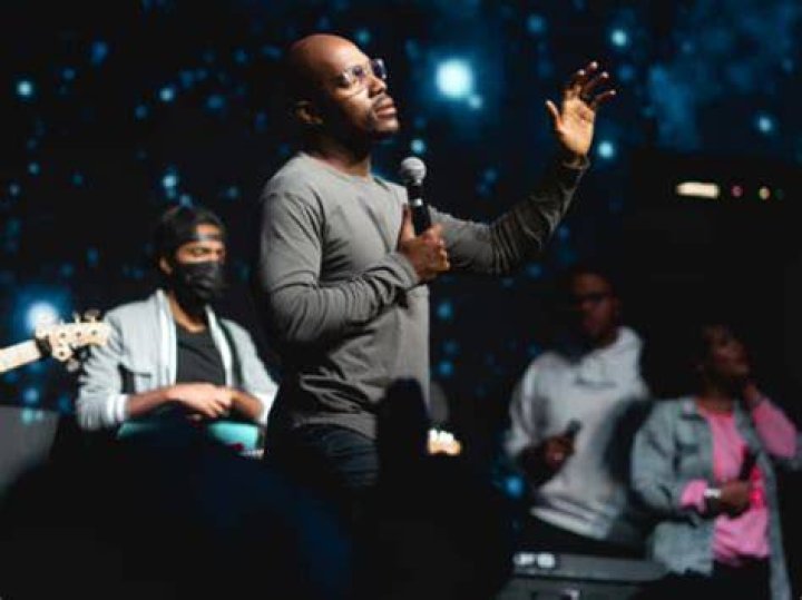 Former Hillsong Atlanta Pastor & His Wife Announce Divorce Over