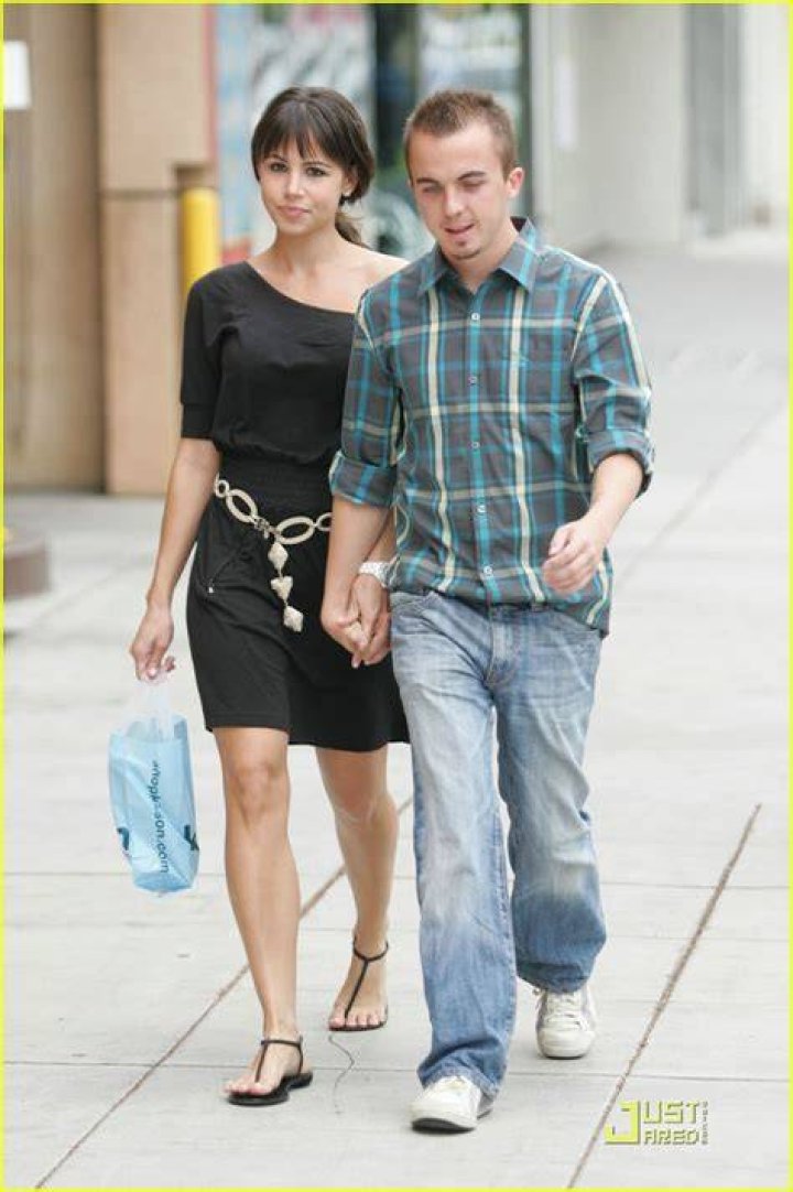 Frankie Muniz & Elycia Marie Kitson Couple Photo 1893901 Frankie