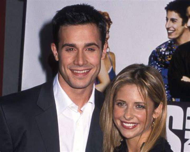Freddie Prinze Jr. Brims With 'Punky Power' in First 'Punky Brewster