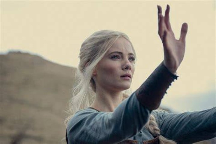 Freya Allan In Love With Henry Cavill