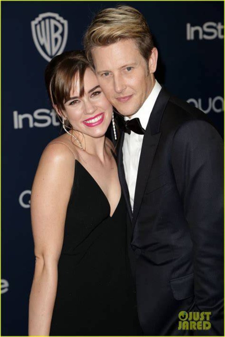 GABRIEL MANN MARRIED OR GAY Wroc?awski Informator Wroc