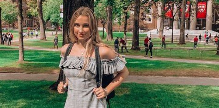 Harvard Student Sienna Santer Became YouTube Star Sharing College Life