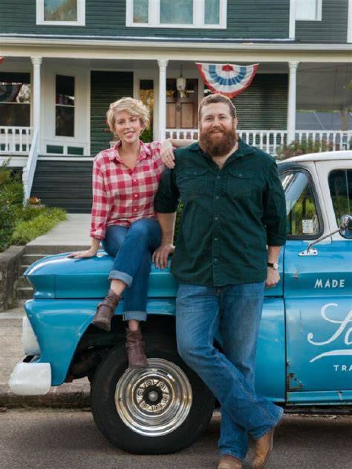 Home Town Old Home Love, Small Town Living HGTV's Decorating