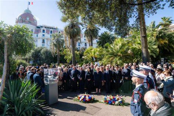 Hommage aux victimes fran&ccedil;aise du Hamas par Macron quand le bilan sera
