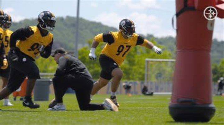 How Can the Steelers Get Pickens the Ball More?