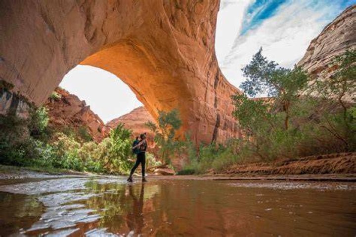How to Hike Coyote Gulch in Grand Staircase Escalante in One Day