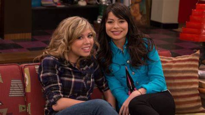 iCarly's Nathan Kress How He Helps Miranda Cosgrove on Dating, More