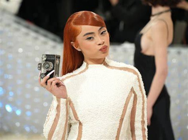 Ice Spice & Her Momma Look Just A Like, Twitter Is Big Thirsty