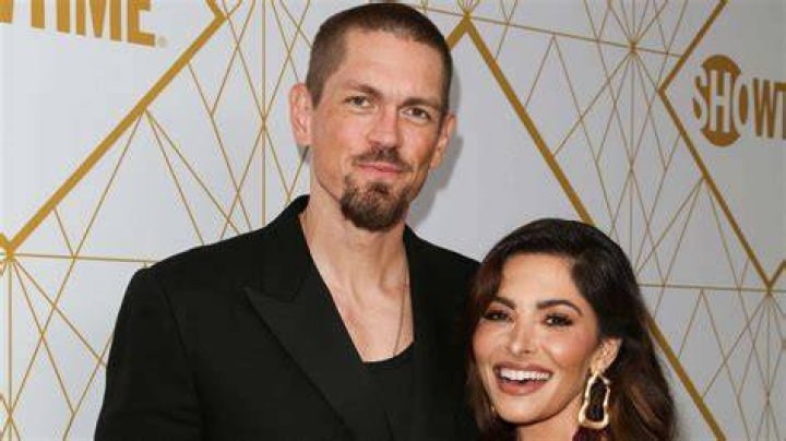 In Pictures Meet Sarah Shahi’s Daughter Violet Moon Howey 12/2023