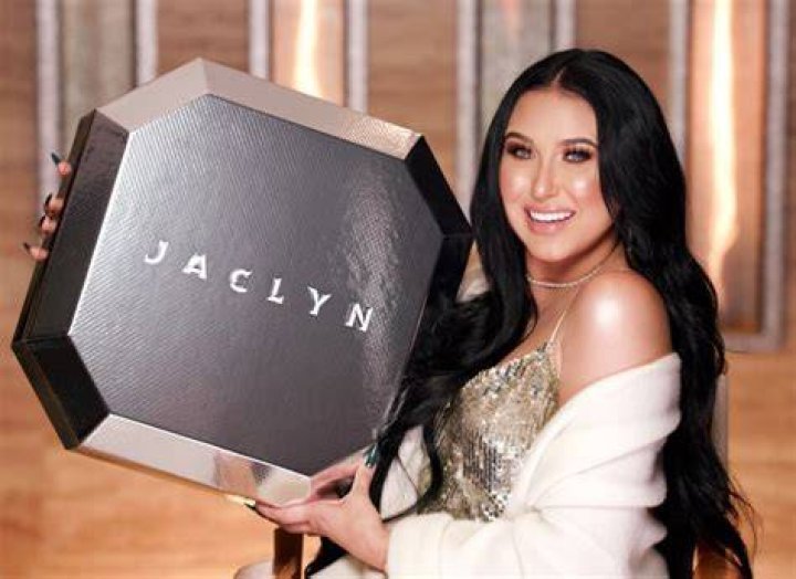 Jaclyn Hill's Weight Gain What is the Reason Behind Her Swollen Face